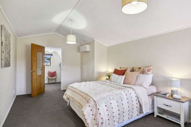 Photo of property in 2/29a Parkvale Road, Karori, Wellington, 6012