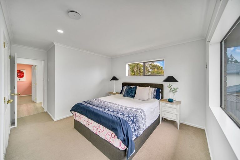 Photo of property in 8 Lamia Place, The Gardens, Auckland, 2105