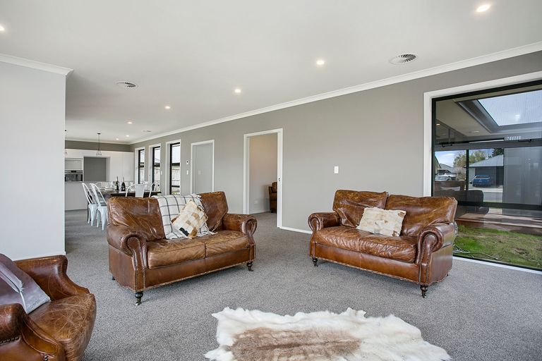 Photo of property in 35 Tulip Drive, Cambridge, 3434