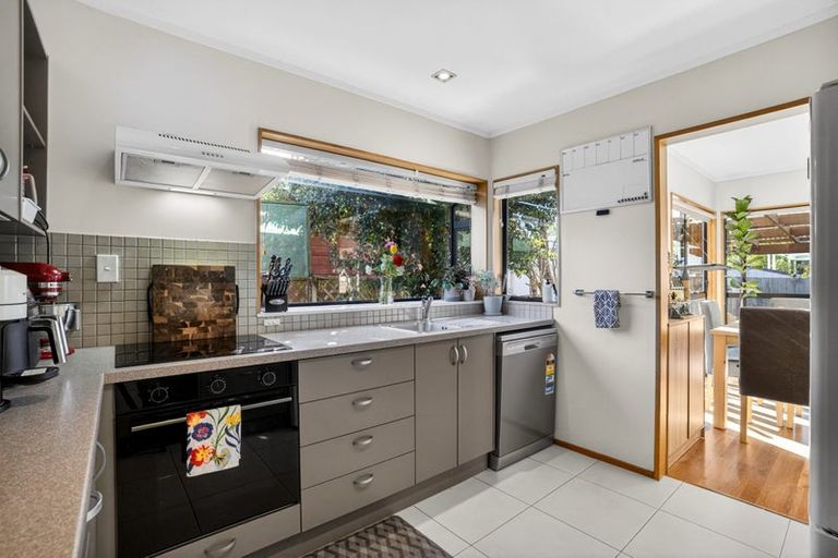Photo of property in 2/164 Nile Road, Milford, Auckland, 0620
