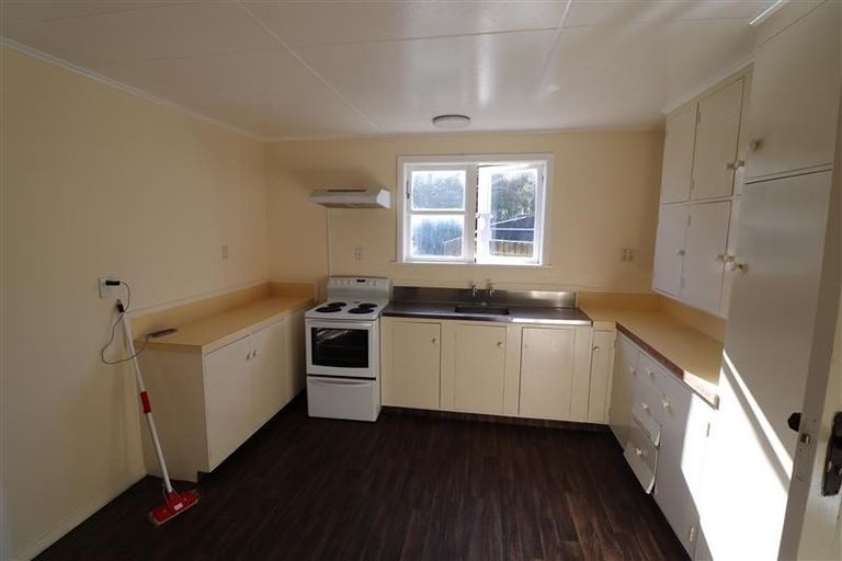 Photo of property in 9 Hewson Crescent, Otaki Beach, Otaki, 5512