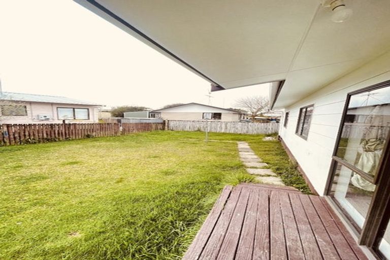 Photo of property in 1/44 Shifnal Drive, Randwick Park, Auckland, 2105
