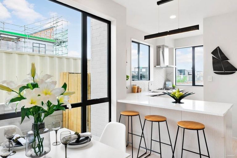 Photo of property in 28 Turehu Road, Papakura, 2110