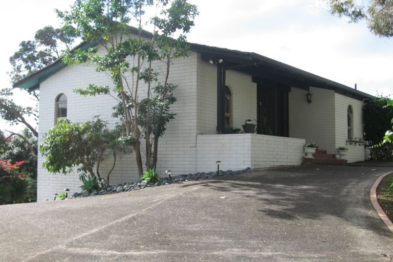 Photo of property in 7 Surville Place, Mairangi Bay, Auckland, 0630