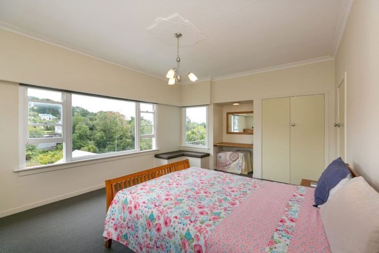 Photo of property in 5 Pendarves Street, New Plymouth, 4310