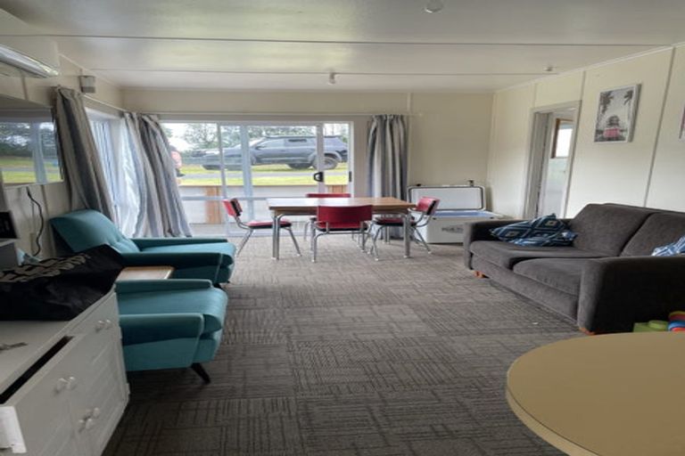 Photo of property in 1 First Avenue, Urenui, 4377