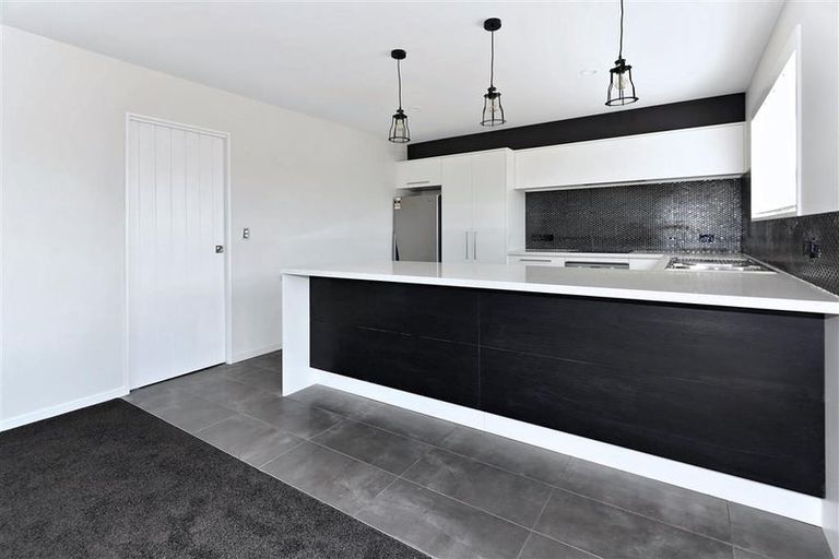 Photo of property in 4/2 Dyers Pass Road, Cashmere, Christchurch, 8022