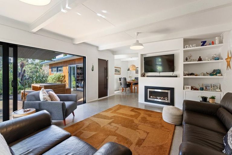Photo of property in 44 Matai Road, Raumati South, Paraparaumu, 5032