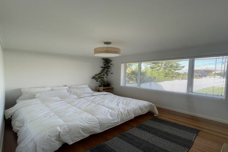 Photo of property in 1/15 East Coast Road, Milford, Auckland, 0620
