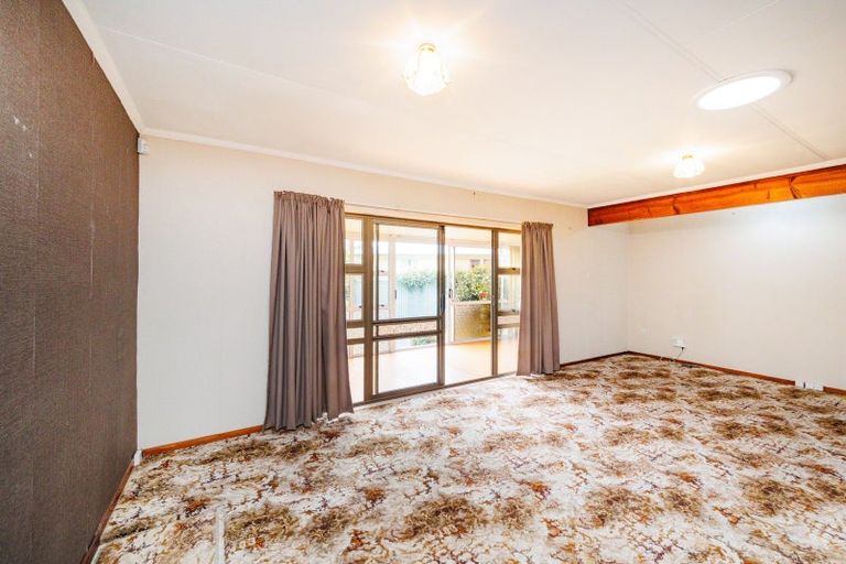 Photo of property in 53 Ruamahanga Crescent, Terrace End, Palmerston North, 4410