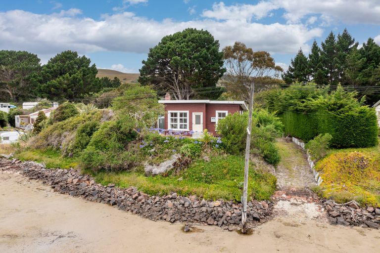 Photo of property in 62 Otakou Golf Course Road, Otakou, Dunedin, 9077