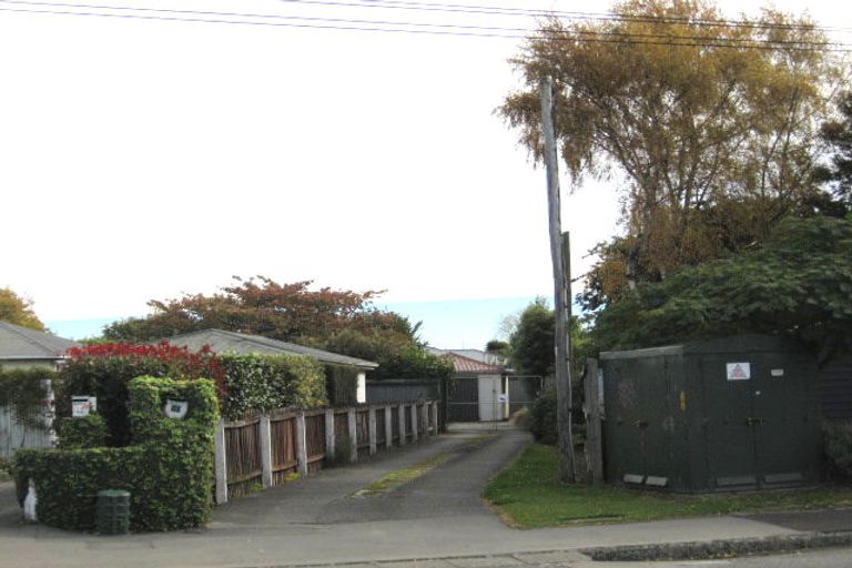 Photo of property in 44 Middlepark Road, Sockburn, Christchurch, 8042