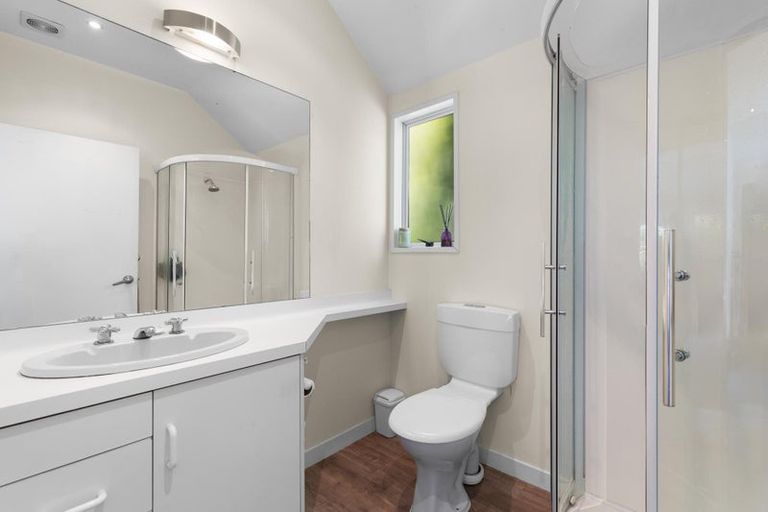 Photo of property in 8 Mackinnon Terrace, Sunshine Bay, Queenstown, 9300