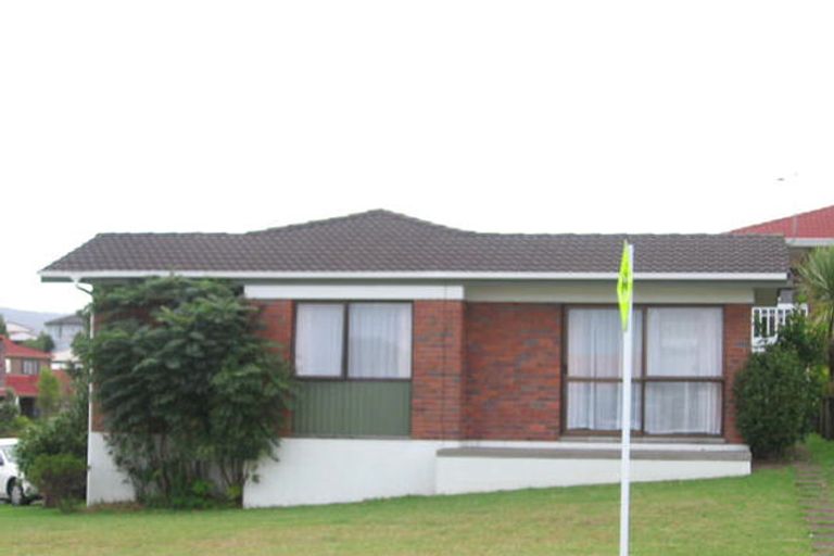 Photo of property in 2/3 Palomino Drive, Henderson, Auckland, 0612