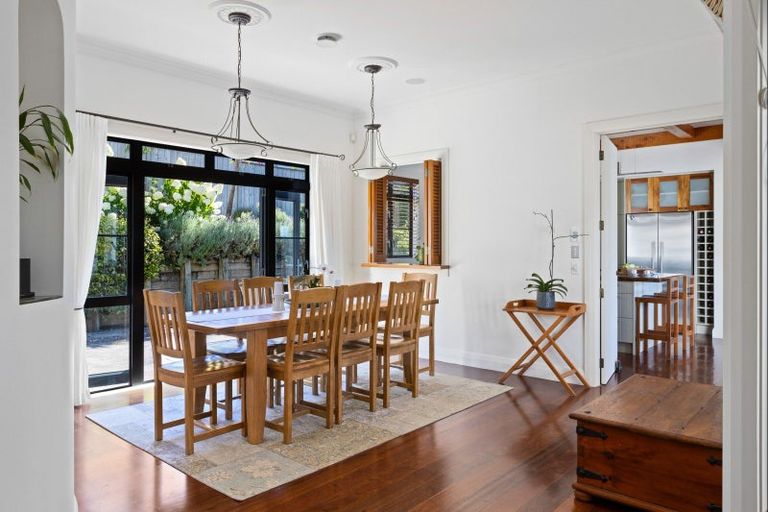 Photo of property in 21 Penwood Close, East Tamaki Heights, Auckland, 2016