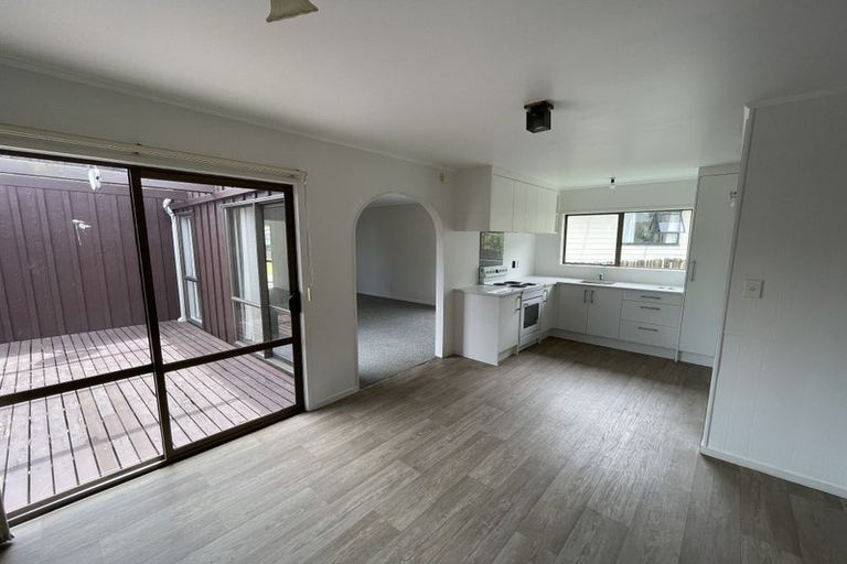 Photo of property in 31 Aronia Way, Goodwood Heights, Auckland, 2105