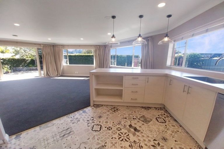 Photo of property in 1 Pukekura Place, Taradale, Napier, 4112