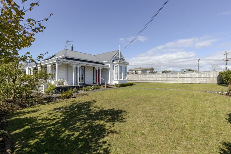 Photo of property in 14 Mouatt Street, Waitara, 4320