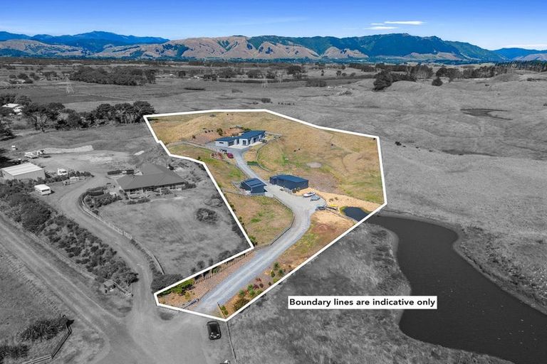 Photo of property in 174 Harakeke Road, Te Horo, Otaki, 5581