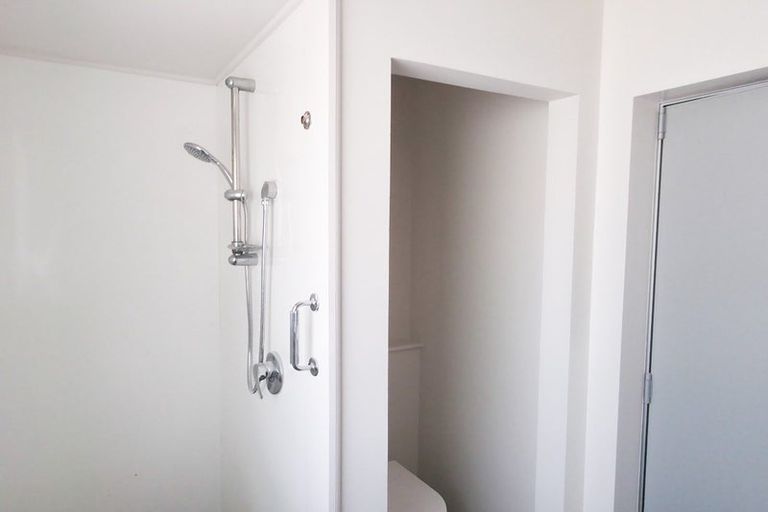 Photo of property in 22 Alexander Street, Waikanae, 5036