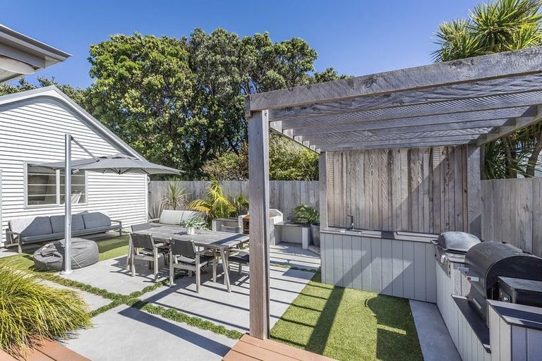 Photo of property in 75 Dundas Street, Seatoun, Wellington, 6022