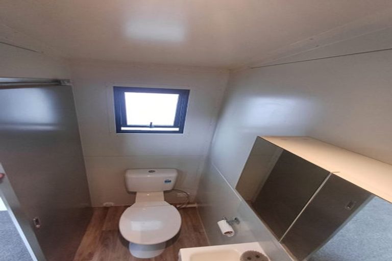 Photo of property in 34 Finn Place, Totara Vale, Auckland, 0629