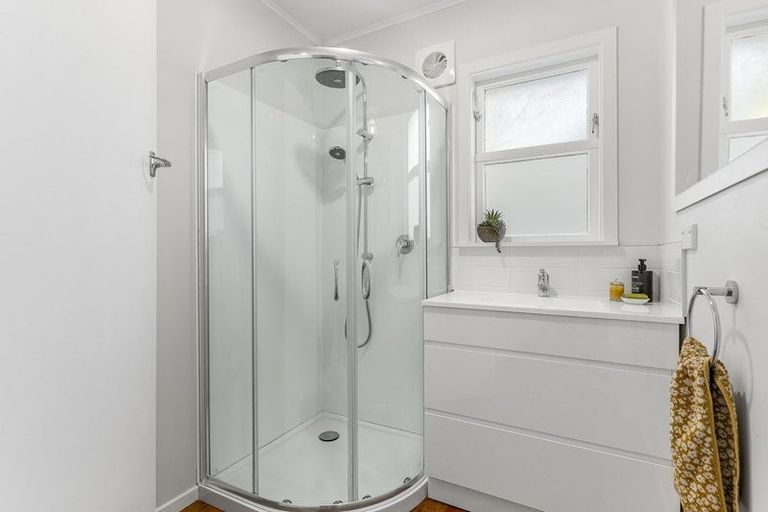 Photo of property in 103 Kenmore Street, Newlands, Wellington, 6037