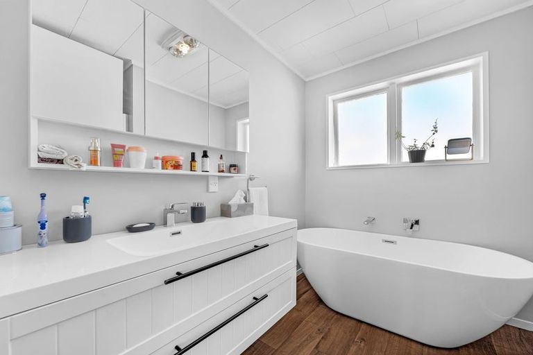 Photo of property in 6 France Street, Waiuku, 2123