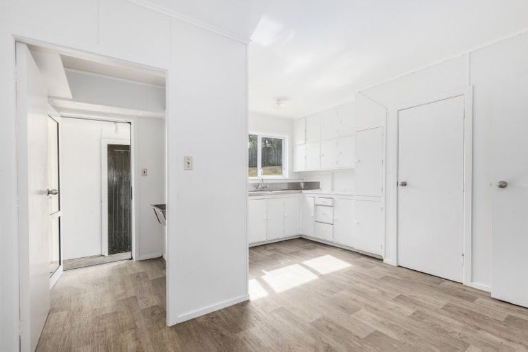 Photo of property in 1a-b Devon Place, Cannons Creek, Porirua, 5024