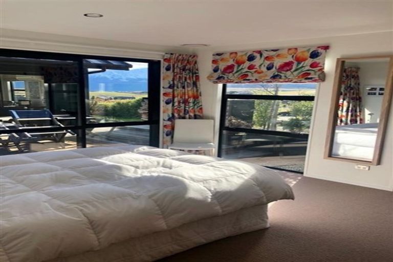 Photo of property in 25 Hackett Road, Jacks Point, Queenstown, 9371