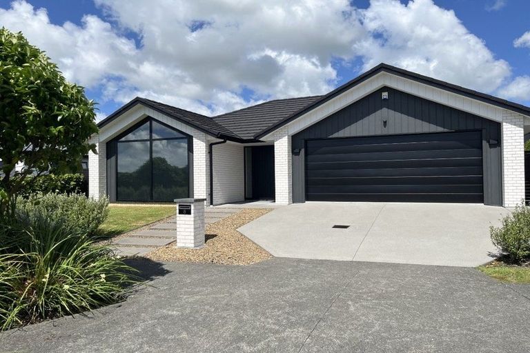 Photo of property in 8 Stanton House Road, Paerata, 2124