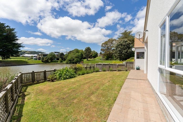 Photo of property in 9 Lakeside Villas, Whitby, Porirua, 5024