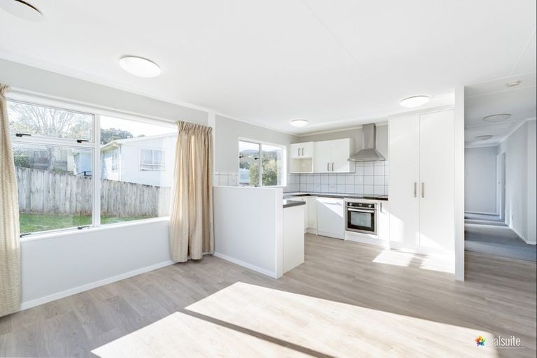 Photo of property in 118 Norana Road, Timberlea, Upper Hutt, 5018