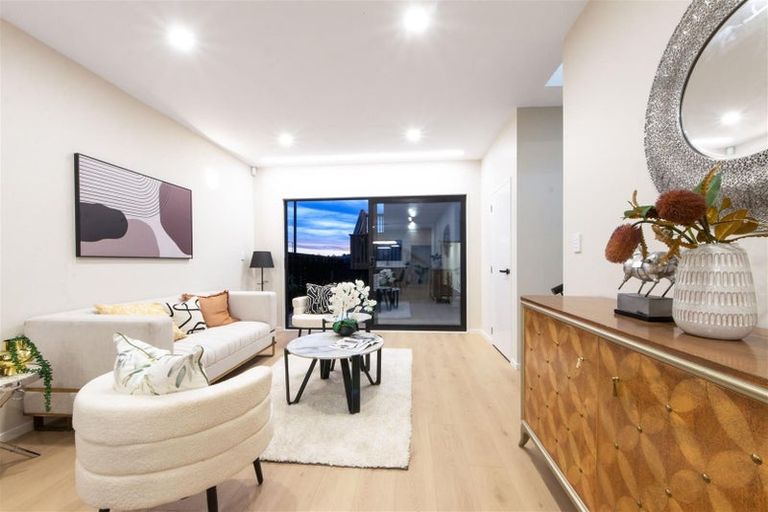 Photo of property in 4 Greenbrier Street, Westgate, 0814