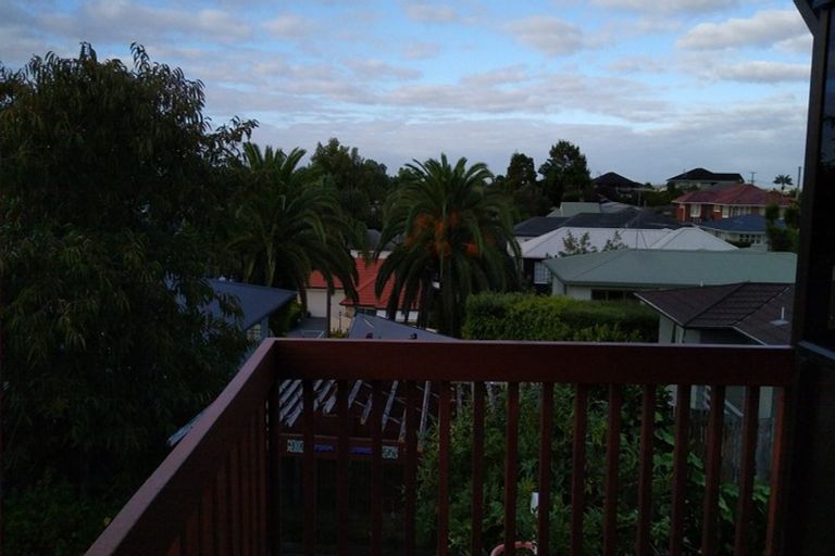 Photo of property in 30b Bleakhouse Road, Howick, Auckland, 2014
