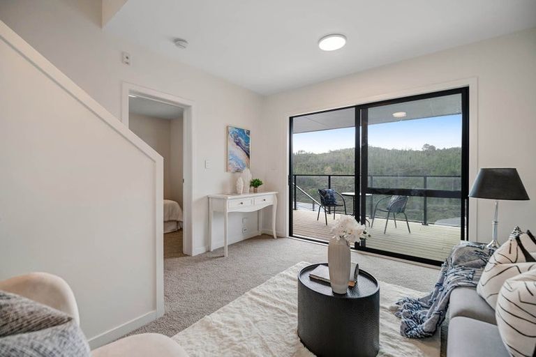 Photo of property in 4/3 Kawau Close, Orewa, 0931