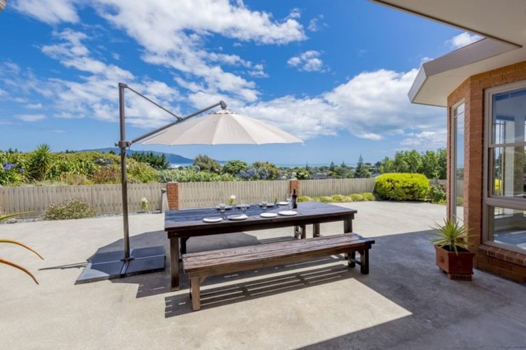 Photo of property in 31 Flaxmere Street, Waikanae Beach, Waikanae, 5036