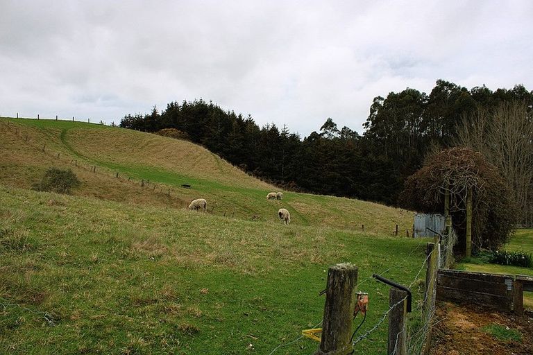 Photo of property in 20 Old Port Road, Warepa, Balclutha, 9273