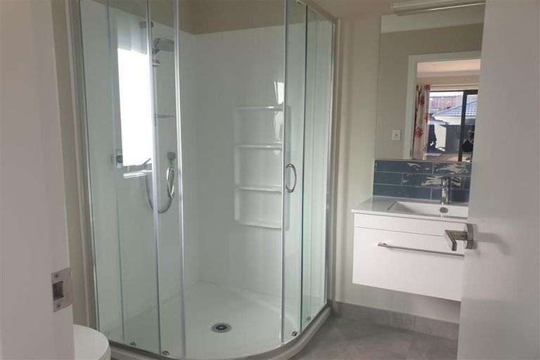 Photo of property in 42 Rose Leigh Drive, Cambridge, 3434