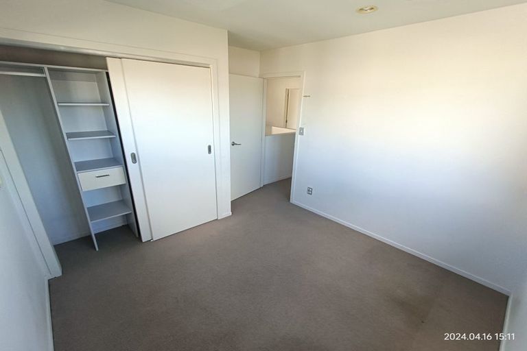 Photo of property in 17 Bordeaux Parade, Te Atatu South, Auckland, 0610