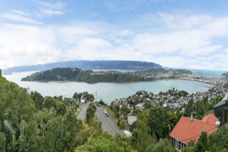 Photo of property in 4 Alexandra Road, Roseneath, Wellington, 6021