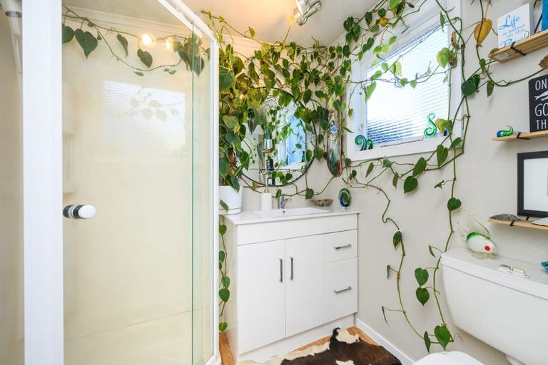 Photo of property in 15 Hall Place, Foxton Beach, Foxton, 4815