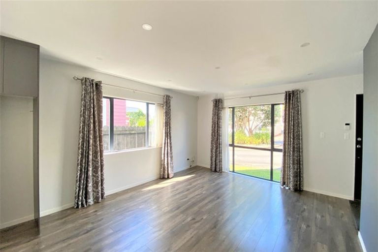 Photo of property in 28 Rakich Place, Henderson, Auckland, 0612