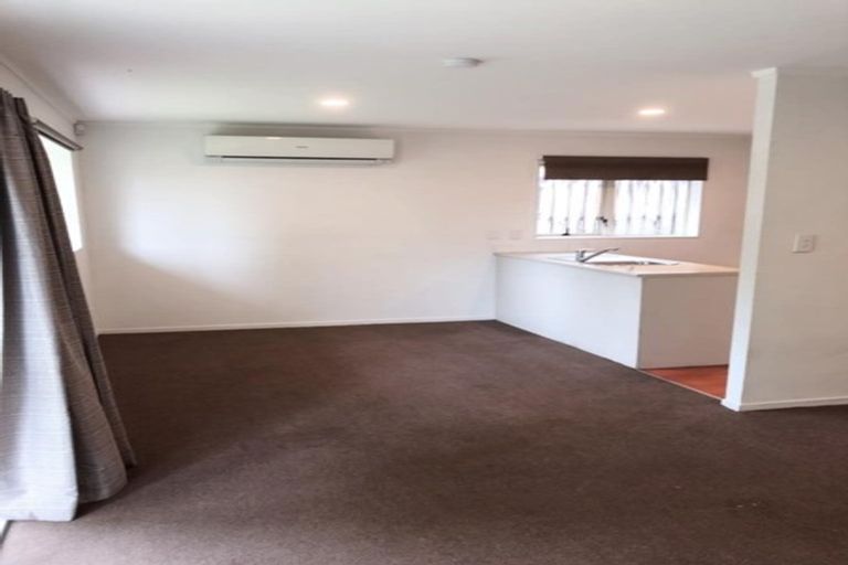 Photo of property in 36 Liddesdale Place, Papakura, 2110