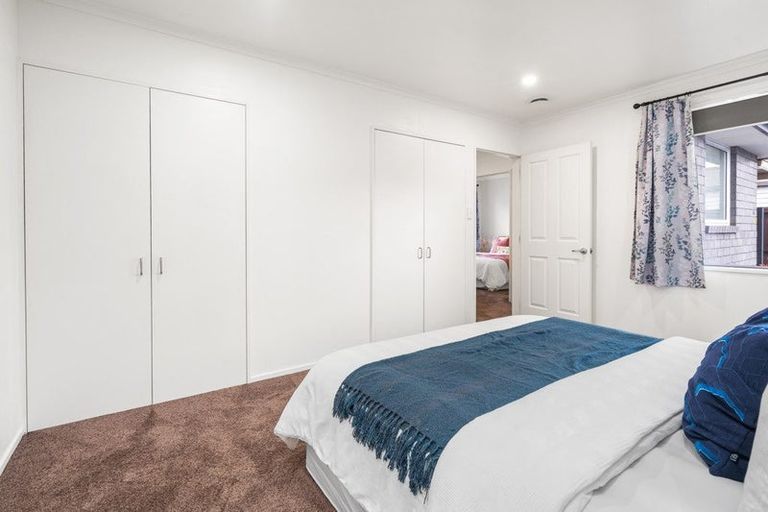 Photo of property in 10 Honeysuckle Place, Northcote, Christchurch, 8052