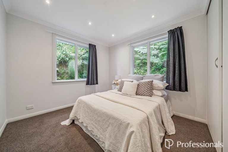 Photo of property in 77 Maungaraki Road, Korokoro, Lower Hutt, 5012