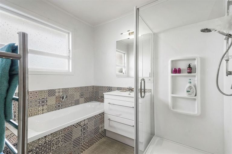 Photo of property in 51 Sandwich Road, St Andrews, Hamilton, 3200