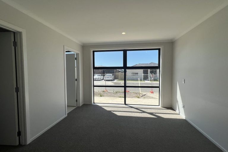 Photo of property in 17 Waruhia Crescent, Rototuna North, 3281