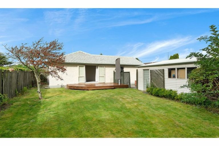 Photo of property in 36 Oakley Crescent, Hornby, Christchurch, 8042