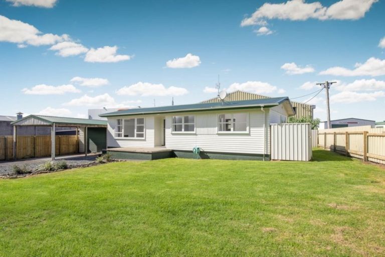 Photo of property in 18 Constable Road, Waiuku, 2123